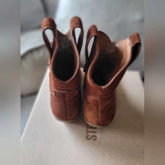 Booties - Picture 5 of 6